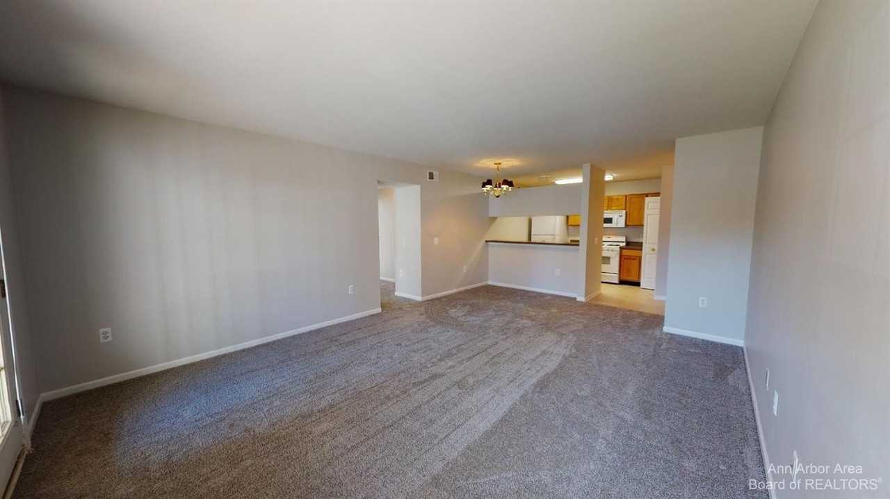 2785 S Knightsbridge Cir - Photo 6 of 21