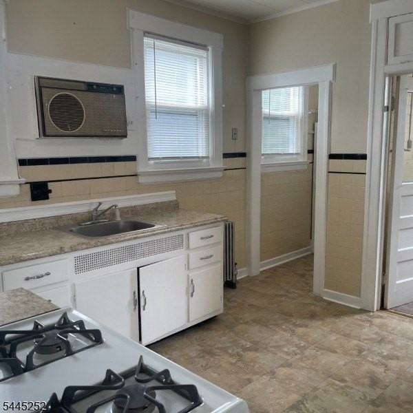 77 Franklin Ter #2 - Photo 4 of 15