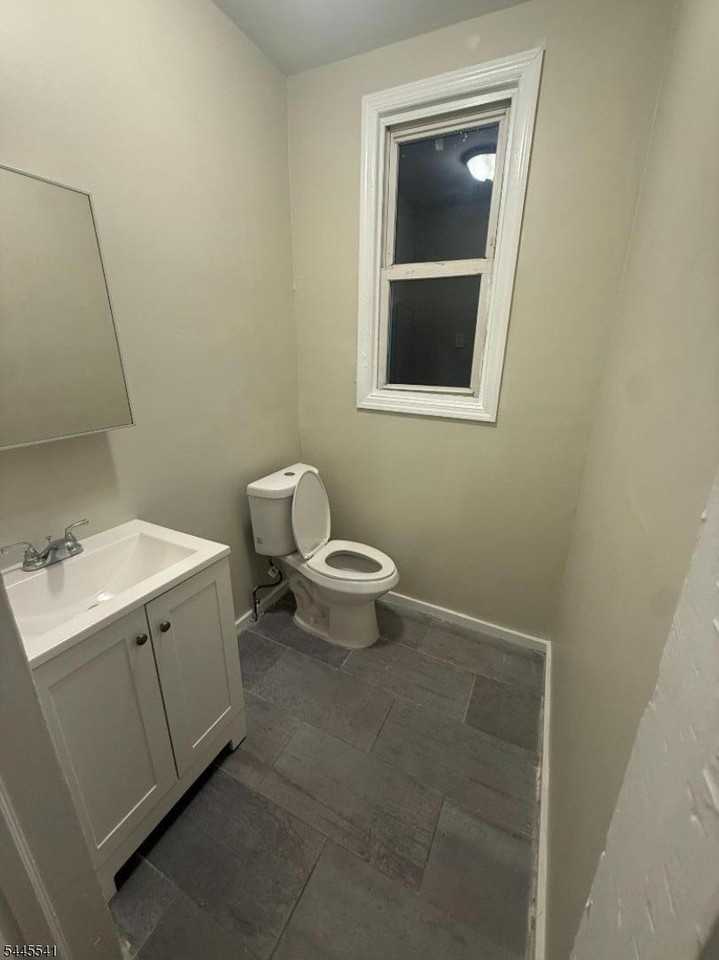 115 Seymour Ave #1 - Photo 6 of 7