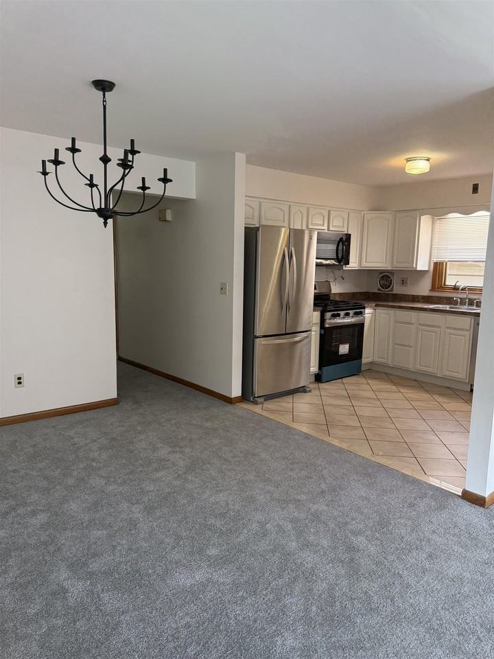 14 63rd St #3 - Photo 3 of 15