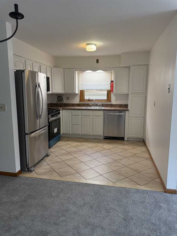 14 63rd St #3 - Photo 4 of 15