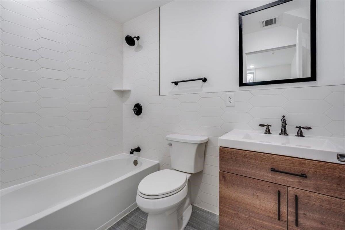 260 Palisade Ave #1 - Photo 2 of 27