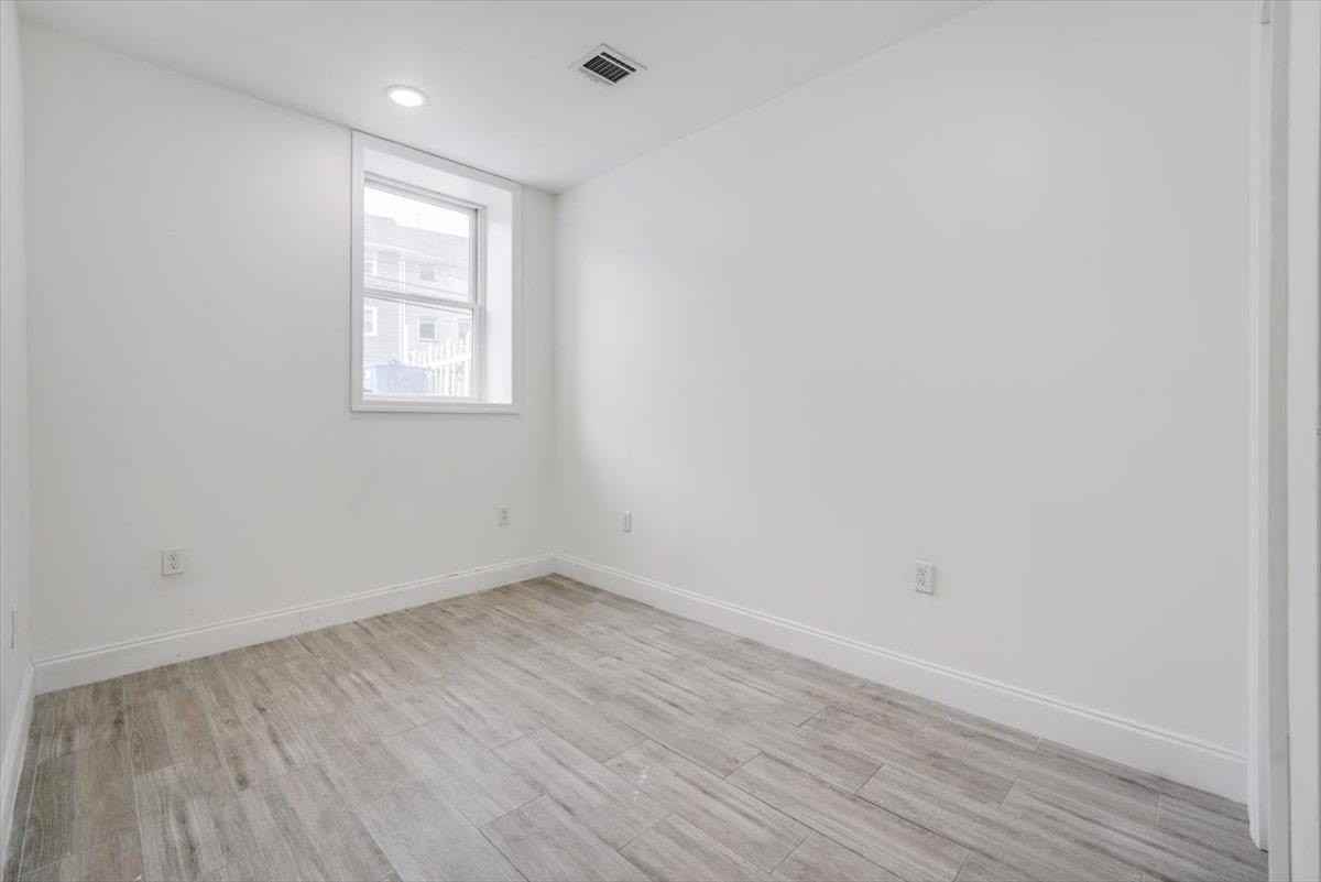 260 Palisade Ave #1 - Photo 3 of 27