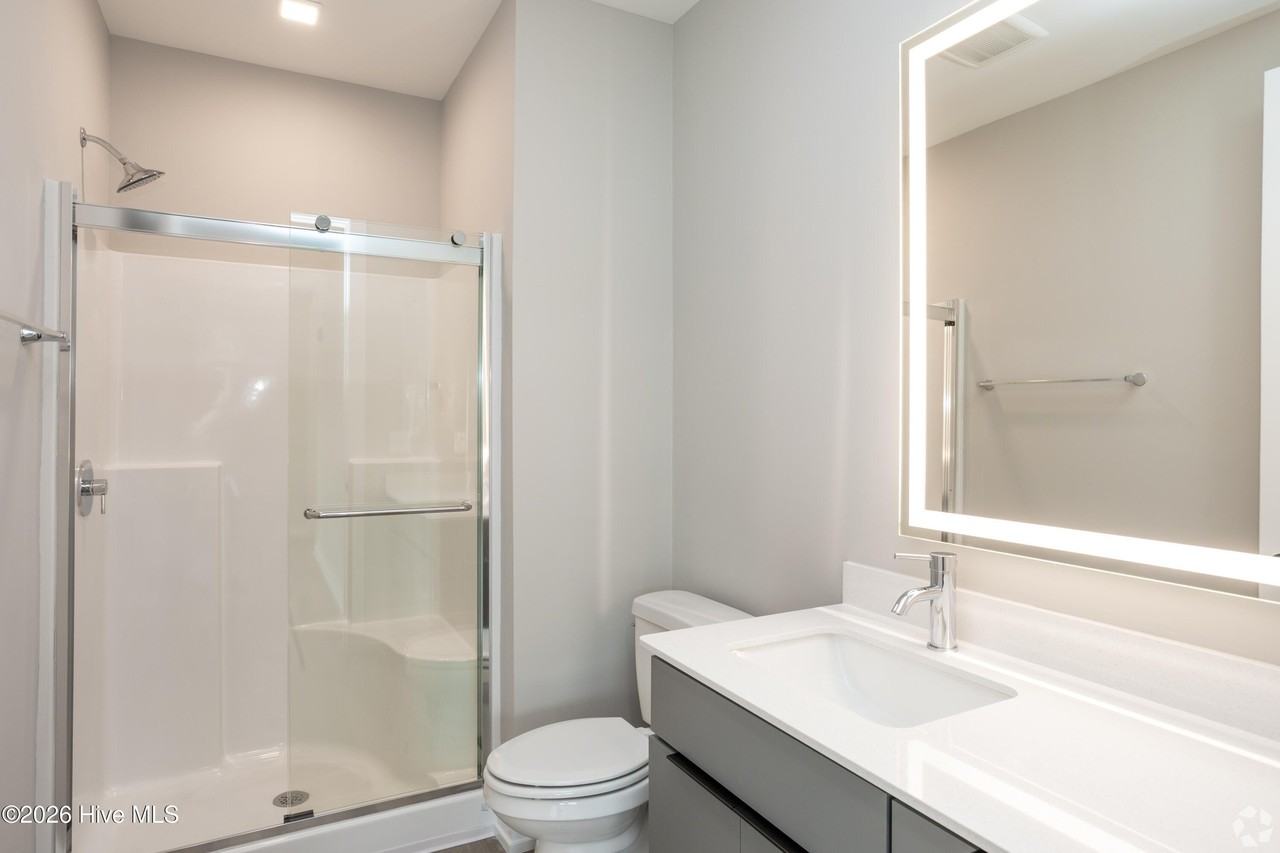 607 N 11th St #206 - Photo 6 of 9