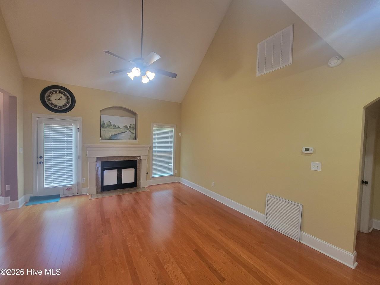 1010 Barrett Dr - Photo 7 of 24