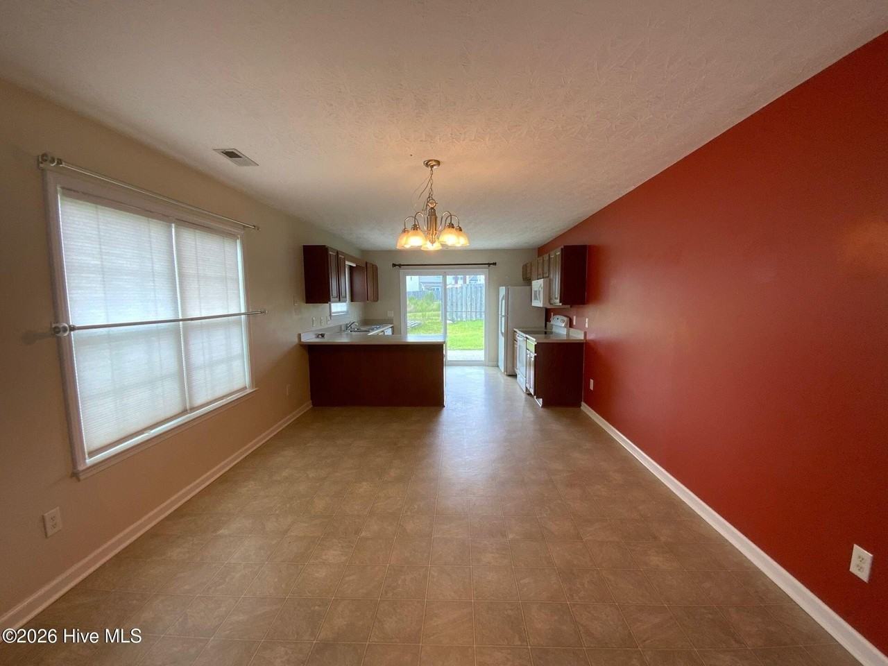 329 Rose Bud Ln - Photo 4 of 21