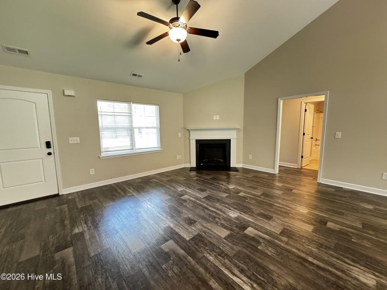 232 Westfield Dr - Photo 2 of 20