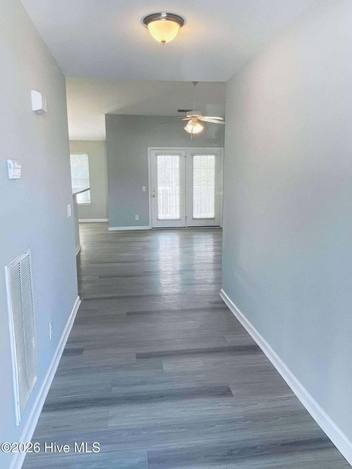 2412 King Richard Ct #F - Photo 2 of 12
