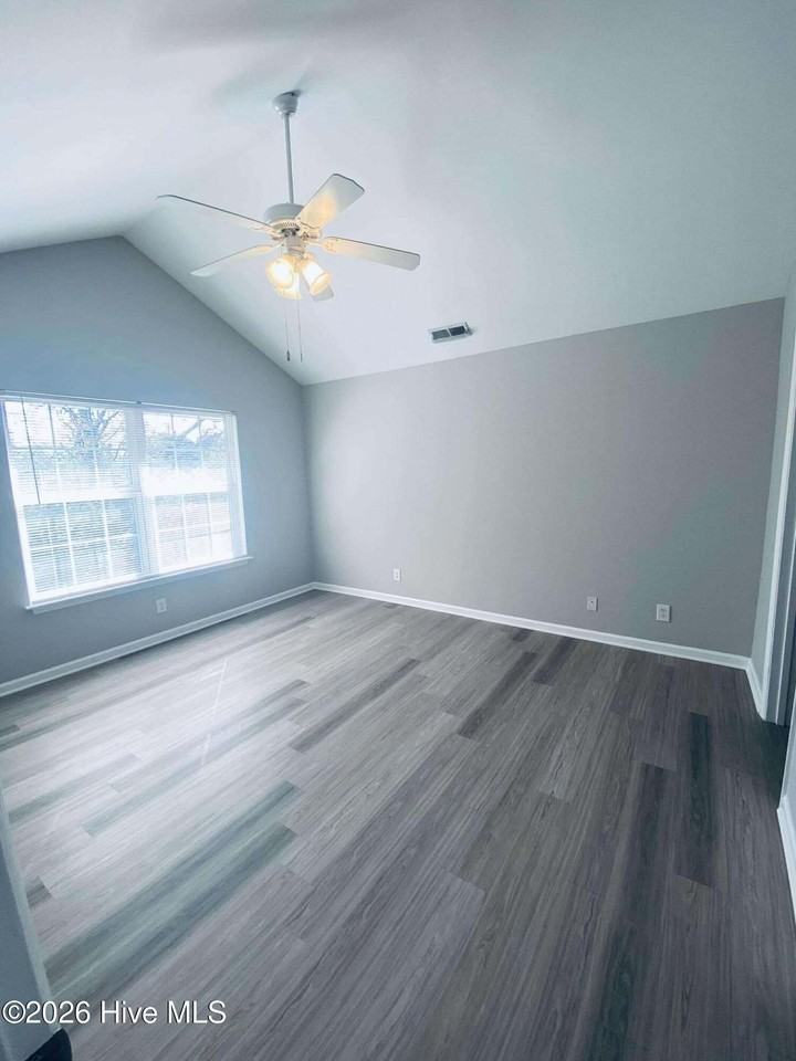 2412 King Richard Ct #F - Photo 7 of 12