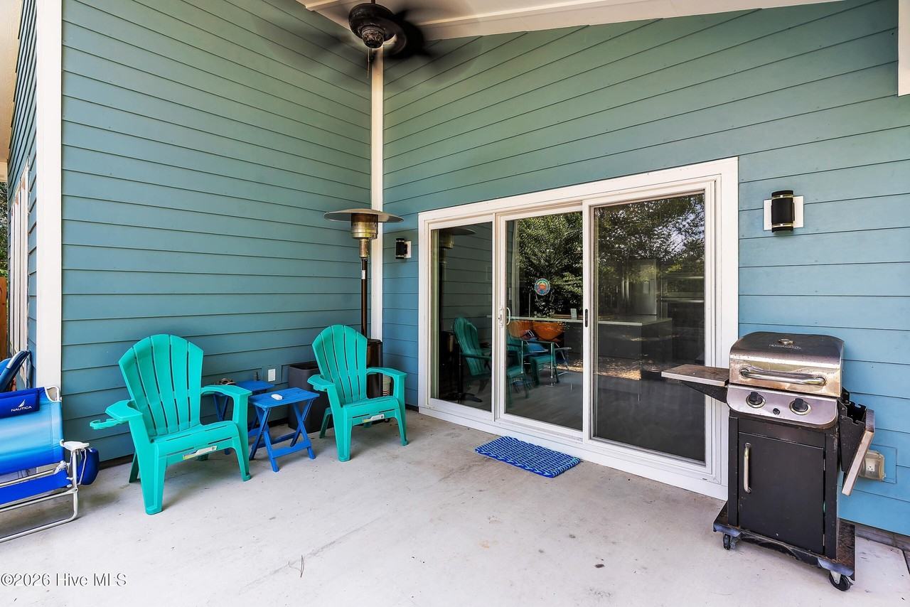 8708 Plantation Dr - Photo 6 of 48