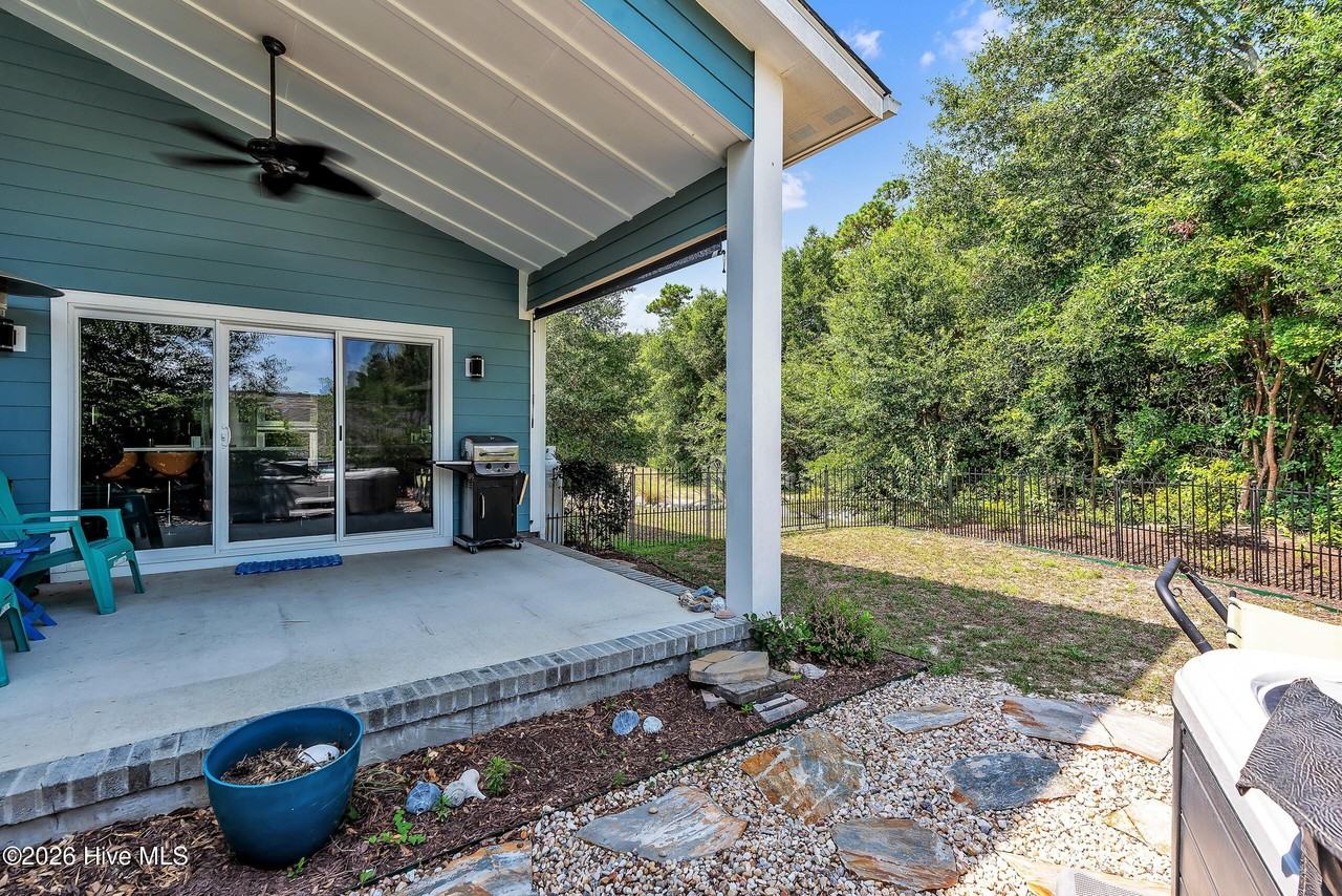 8708 Plantation Dr - Photo 7 of 48