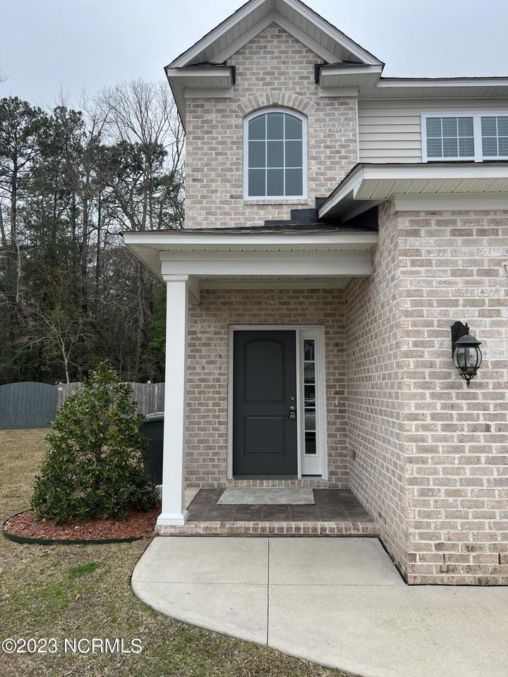 1628 Cambria Dr #A - Photo 3 of 45