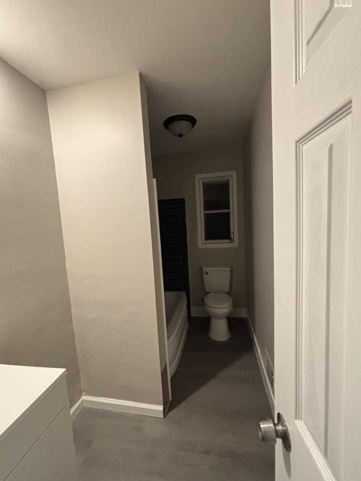 2458 Leslie Cir - Photo 5 of 17
