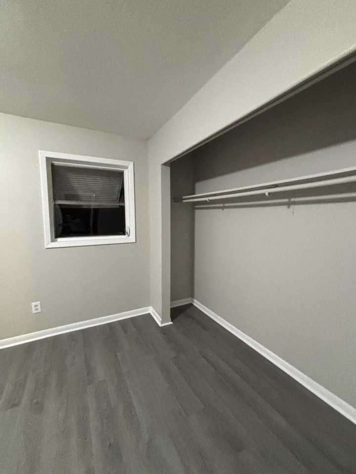 2458 Leslie Cir - Photo 6 of 17