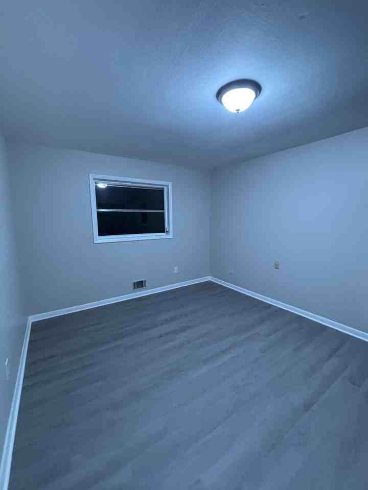 2458 Leslie Cir - Photo 7 of 17