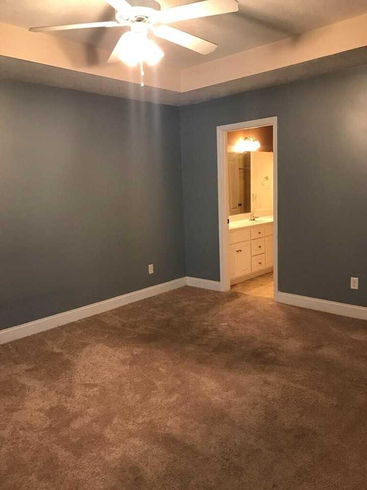 847 Bryan Cir - Photo 5 of 6
