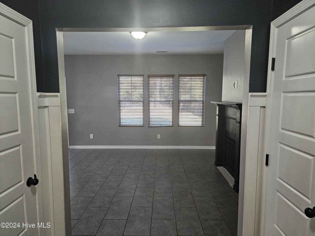 210 Long Pond Dr - Photo 3 of 27