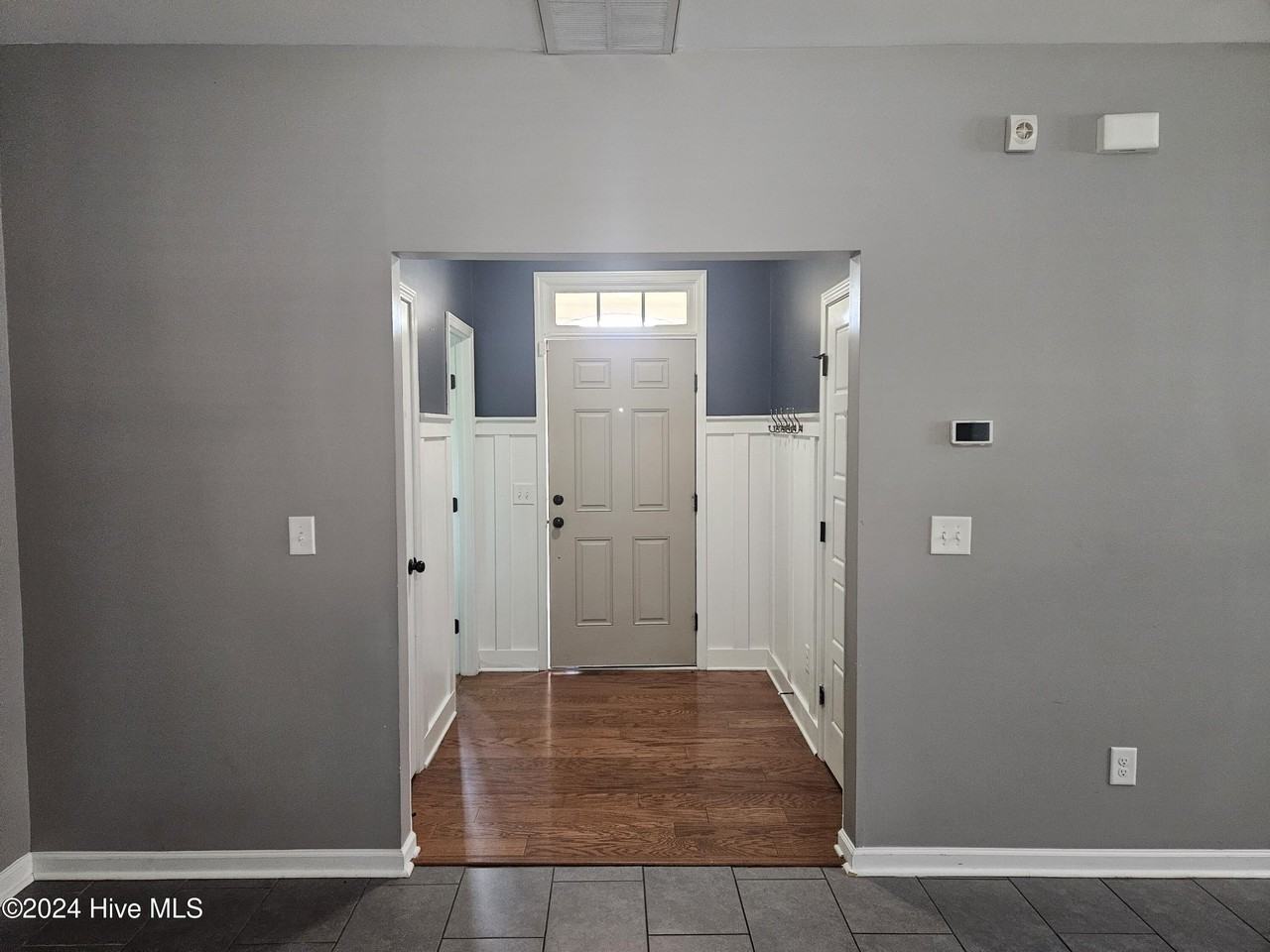 210 Long Pond Dr - Photo 4 of 27