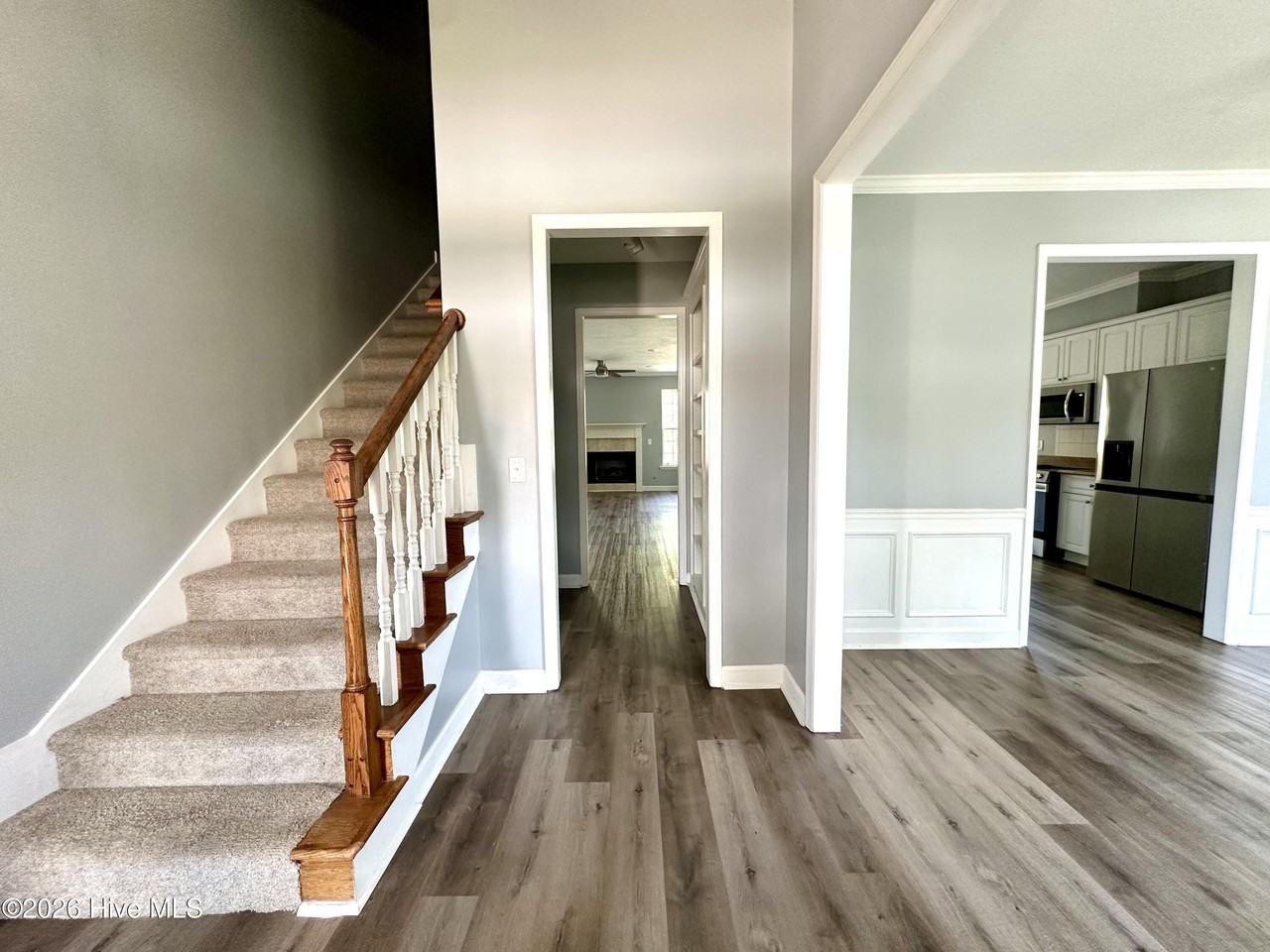 1305 Wickham Ct - Photo 6 of 37