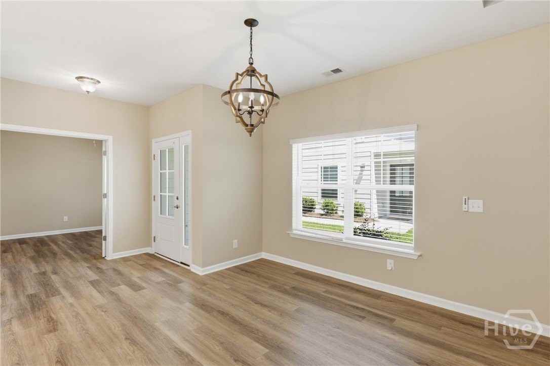 130 Danbury Ct - Photo 5 of 50