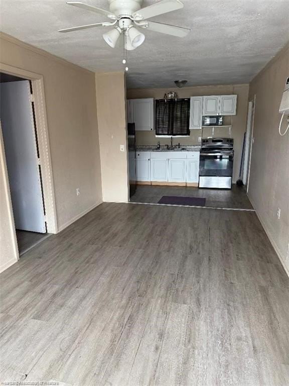 202 S Mango St - Photo 3 of 4
