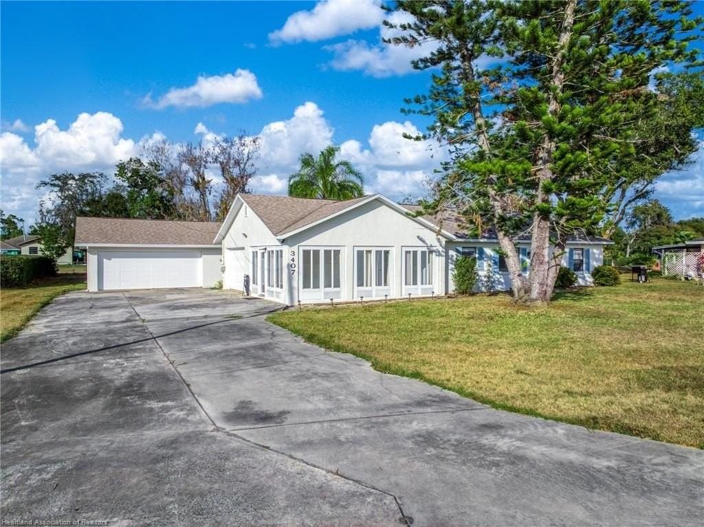 3407 Divot Rd - Photo 3 of 39