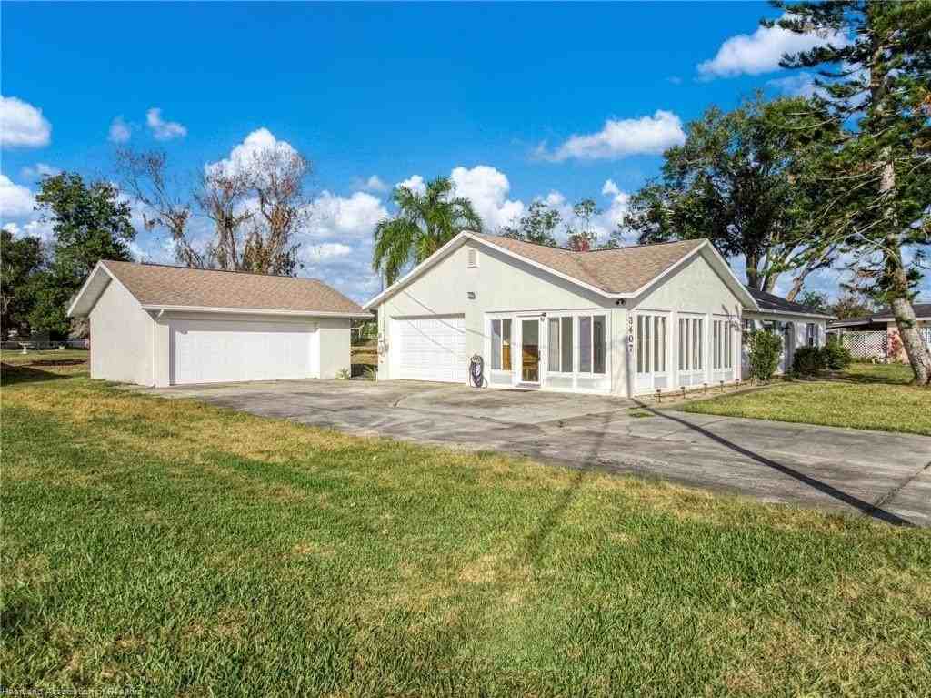 3407 Divot Rd - Photo 4 of 39