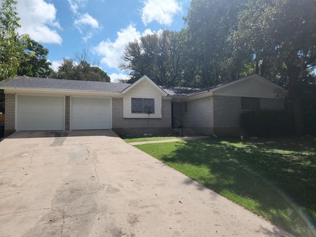 1006 Nancy Beth Dr - Photo 2 of 26