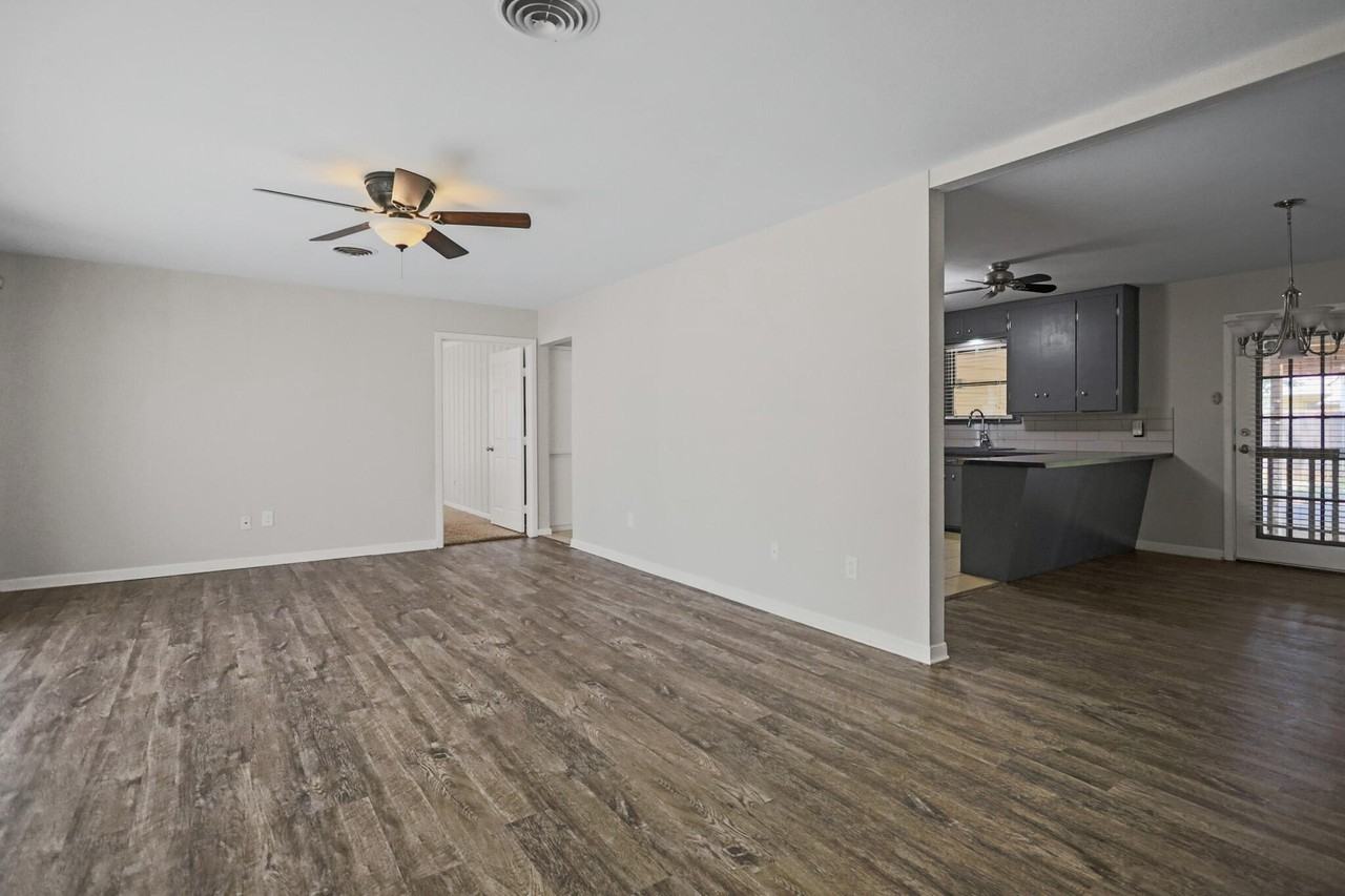 2826 58th St - Photo 7 of 50