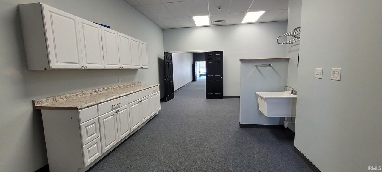 113 E Main St - Photo 2 of 6