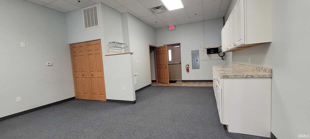 113 E Main St - Photo 4 of 6
