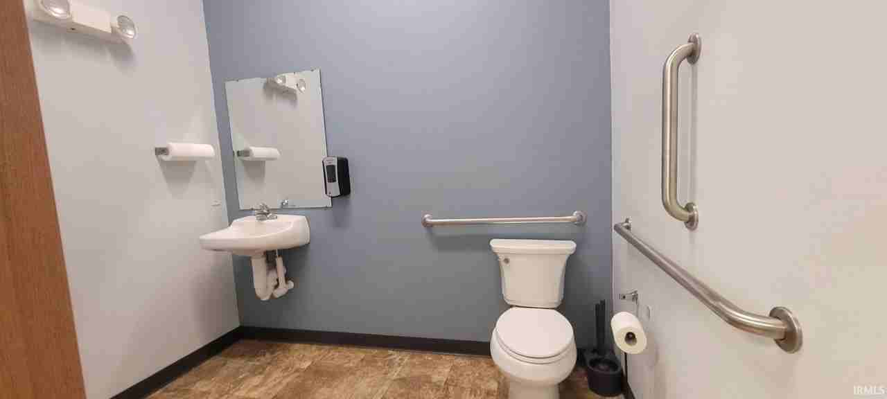 113 E Main St - Photo 6 of 6