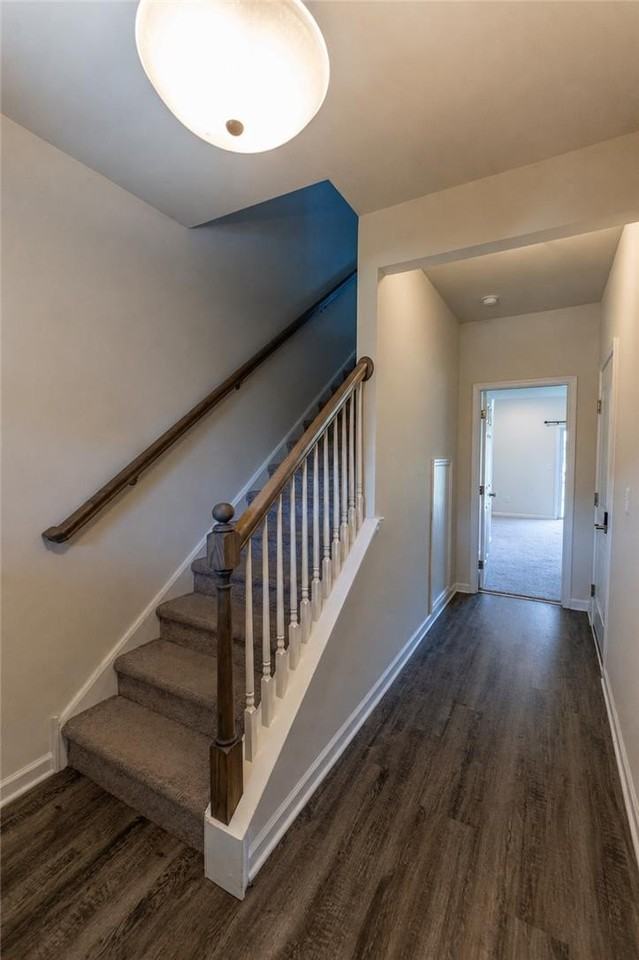 1374 Black Forest Dr - Photo 4 of 35