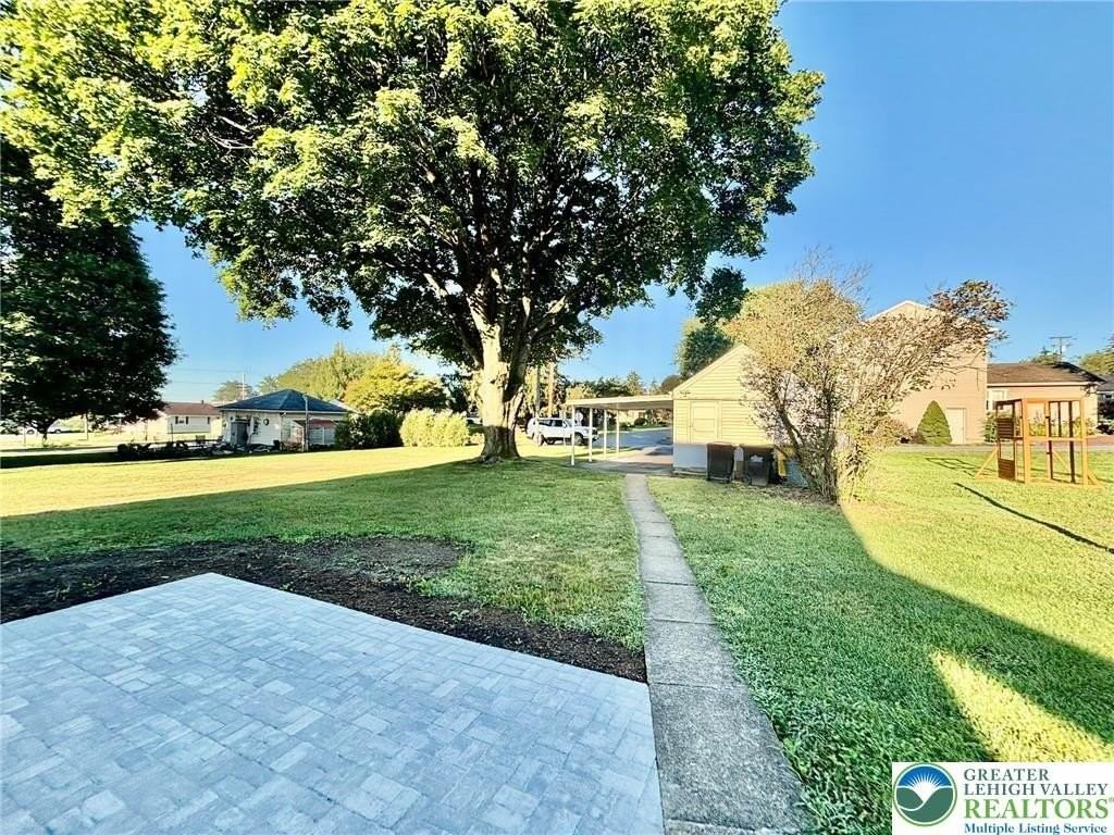 23 Schoeneck Ave - Photo 4 of 14