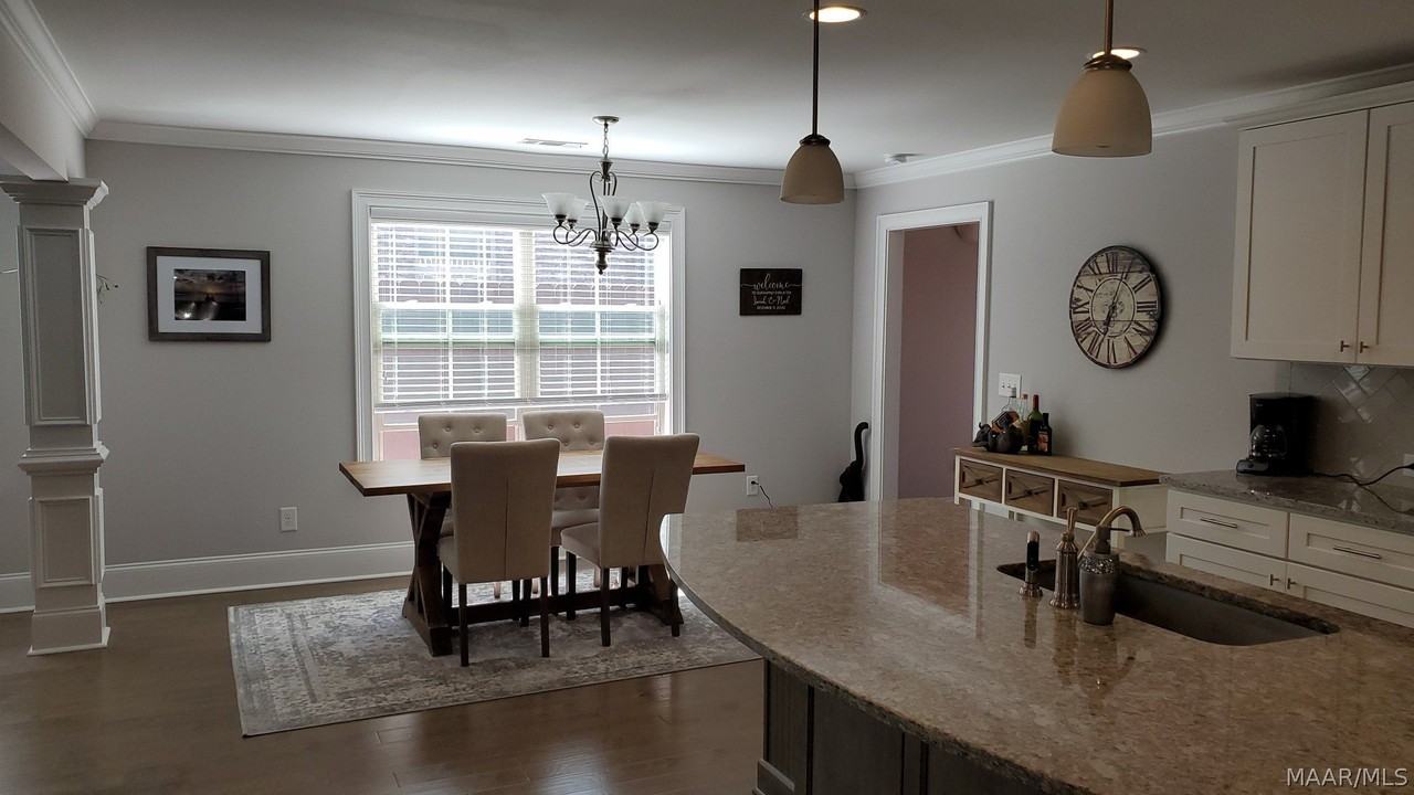 1015 Allison Dr - Photo 3 of 28