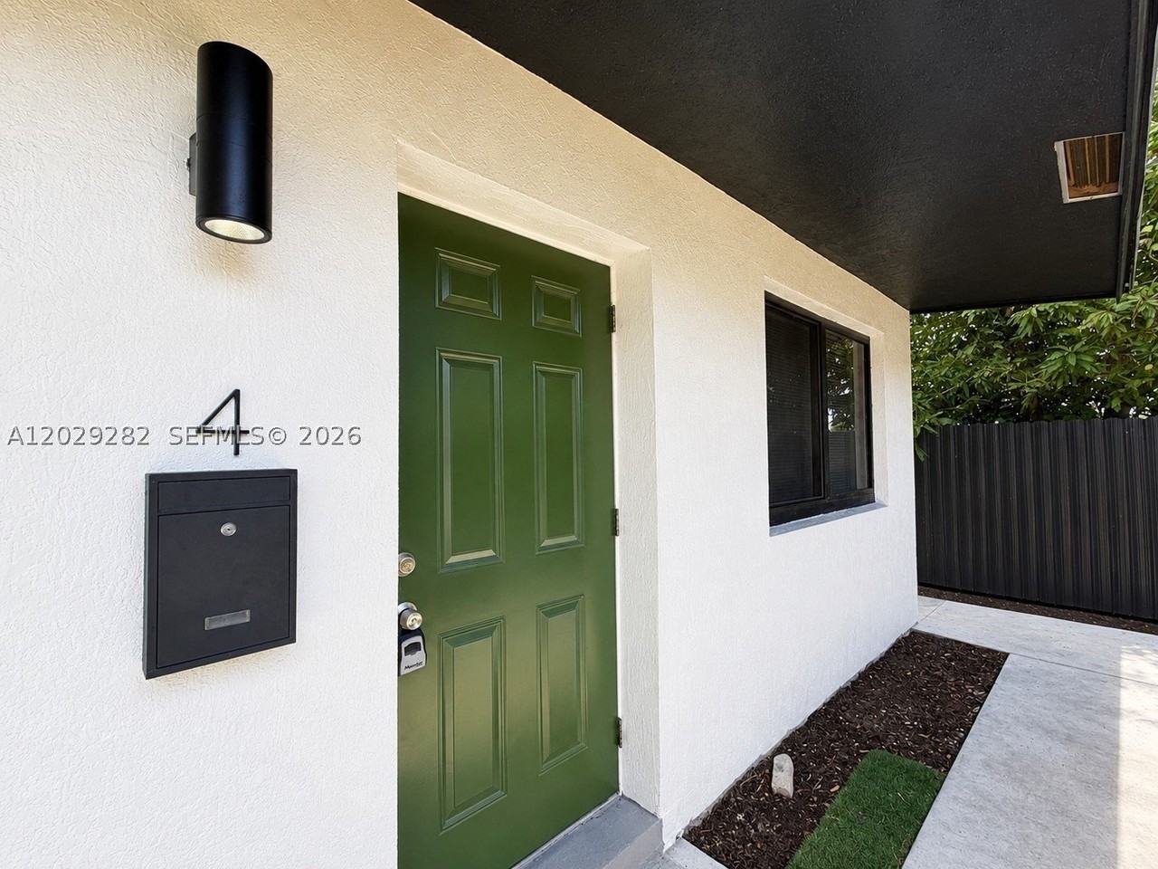 900 Nw 8th Ave #4 - Photo 3 of 14