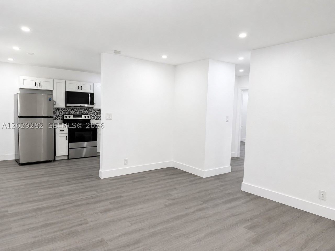 900 Nw 8th Ave #4 - Photo 6 of 14