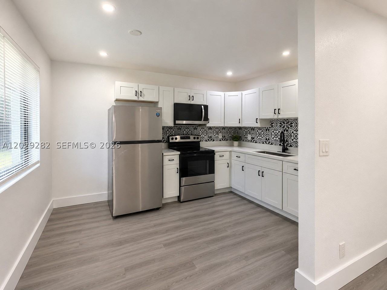 900 Nw 8th Ave #4 - Photo 7 of 14