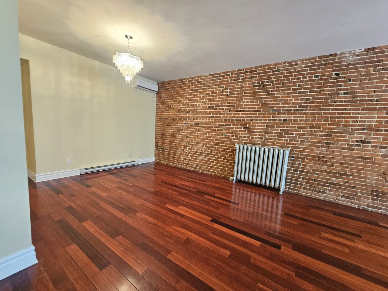 169 Rue Sherbrooke Est #A - Photo 5 of 26