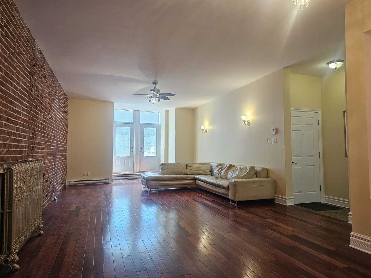 169 Rue Sherbrooke Est #A — photo 2