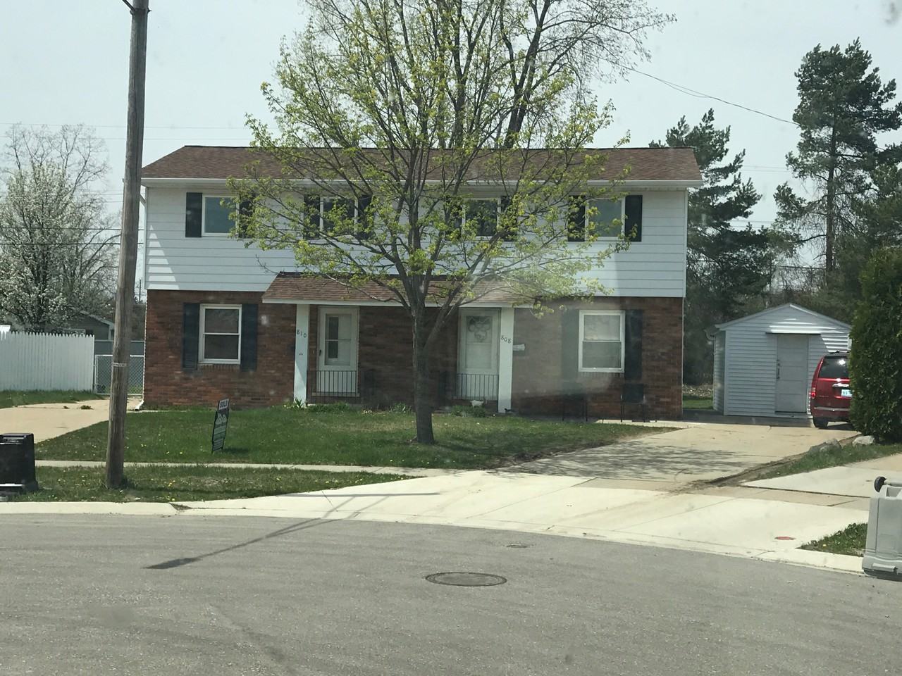 810 Virginia Ave #810 - Photo 2 of 23