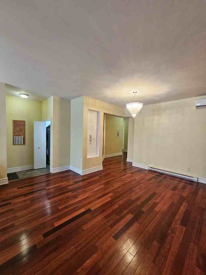169 Rue Sherbrooke Est #A - Photo 6 of 26