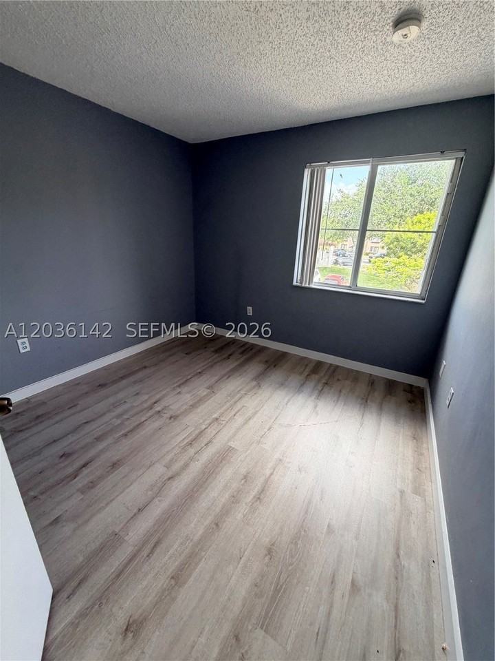 15741 Sw 137th Ave #204 - Photo 3 of 8