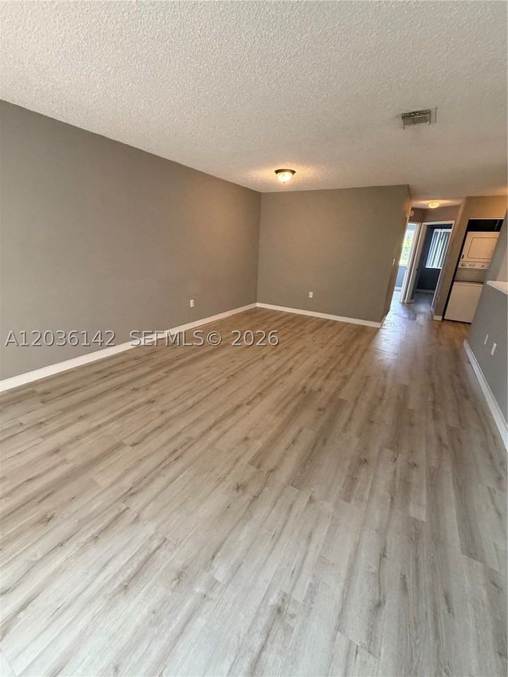 15741 Sw 137th Ave #204 - Photo 6 of 8