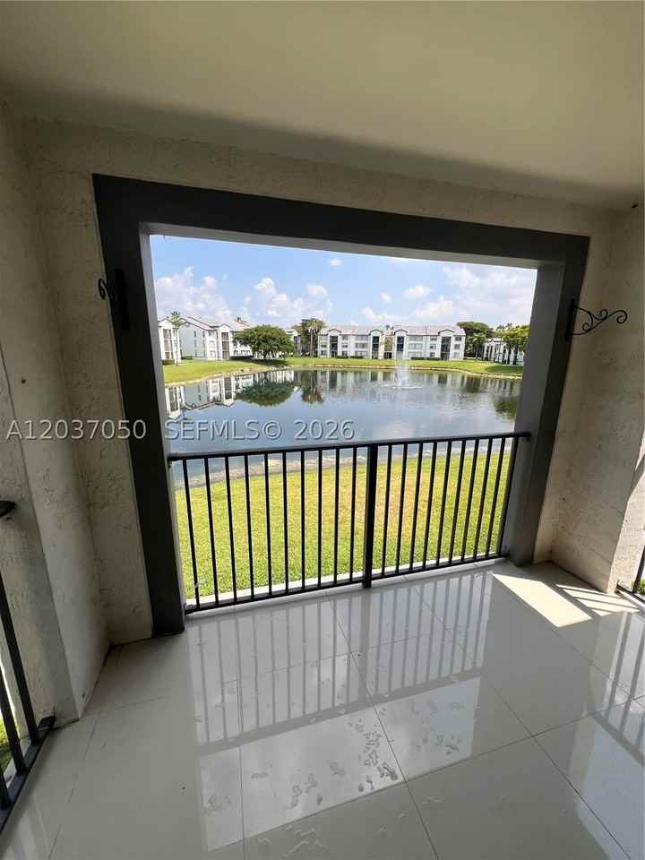 4370 Nw 107th Ave #202 - Photo 5 of 24