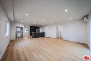 1525 S Carmelina Ave #1527-1-2 - Photo 6 of 8