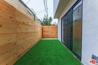 1525 S Carmelina Ave #1527-1-2 - Photo 7 of 8