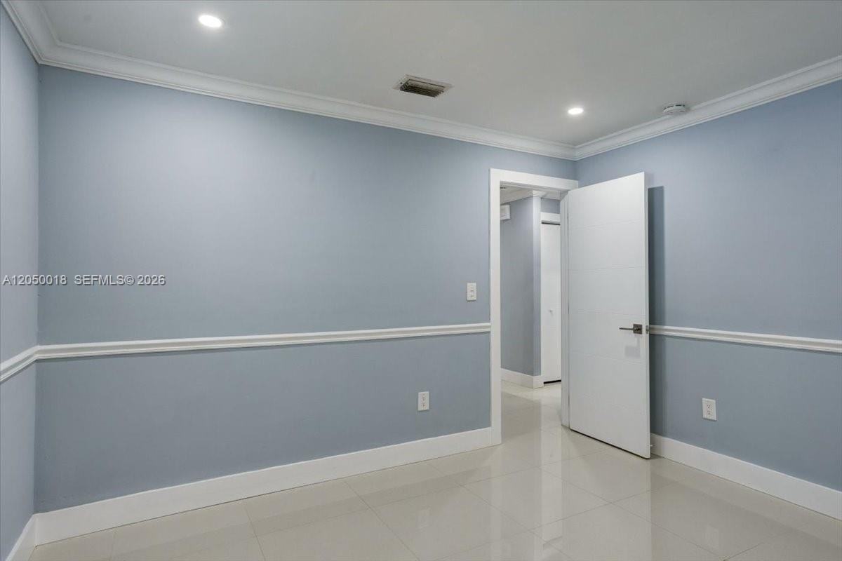 1750 Sw 21st St - Photo 3 of 8