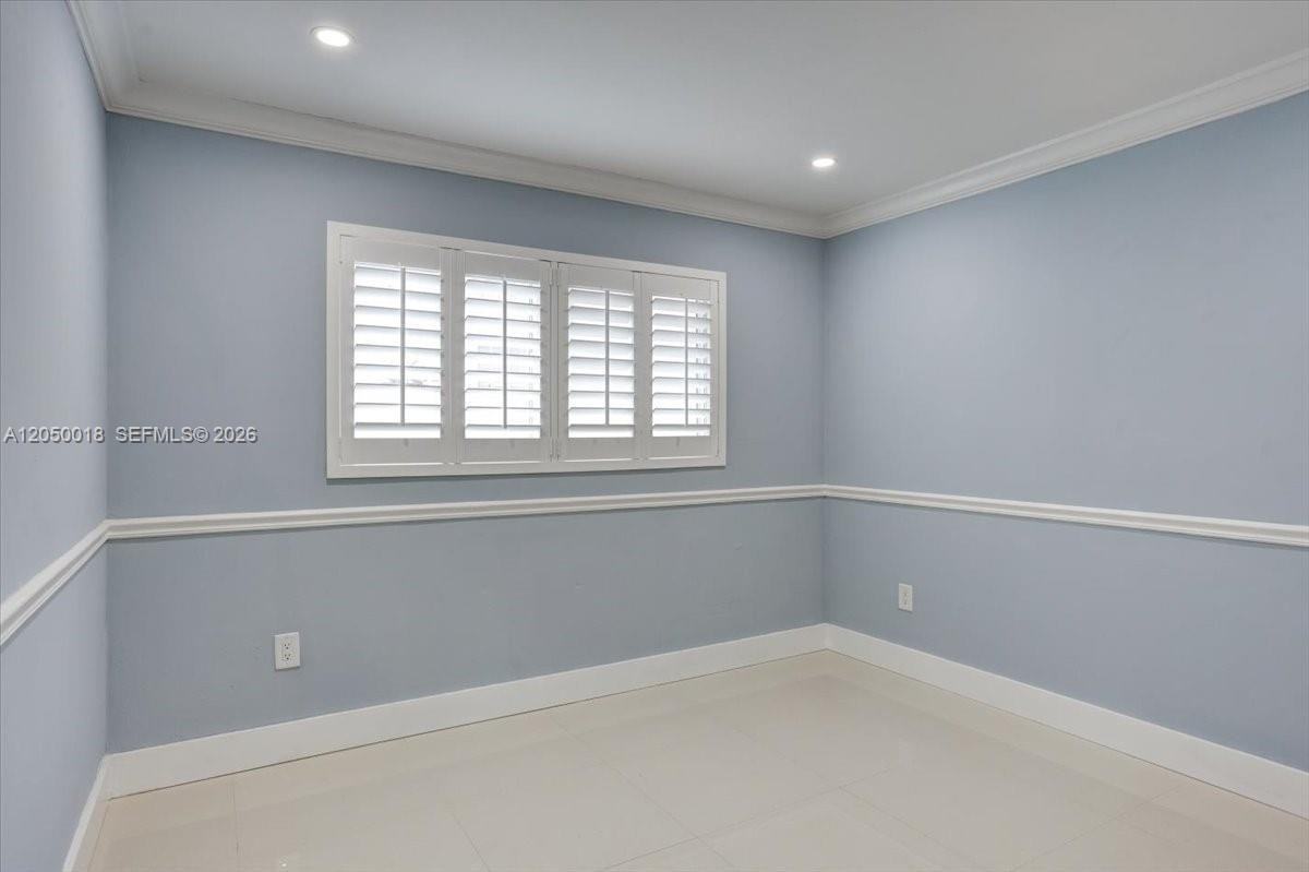 1750 Sw 21st St - Photo 4 of 8