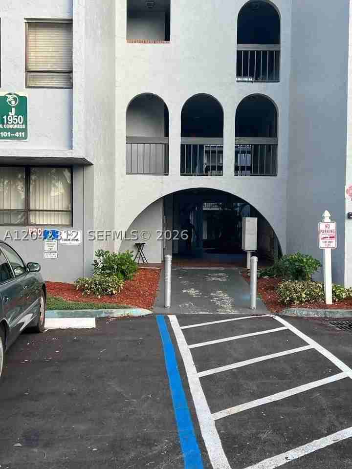 1950 N Congress Ave #105